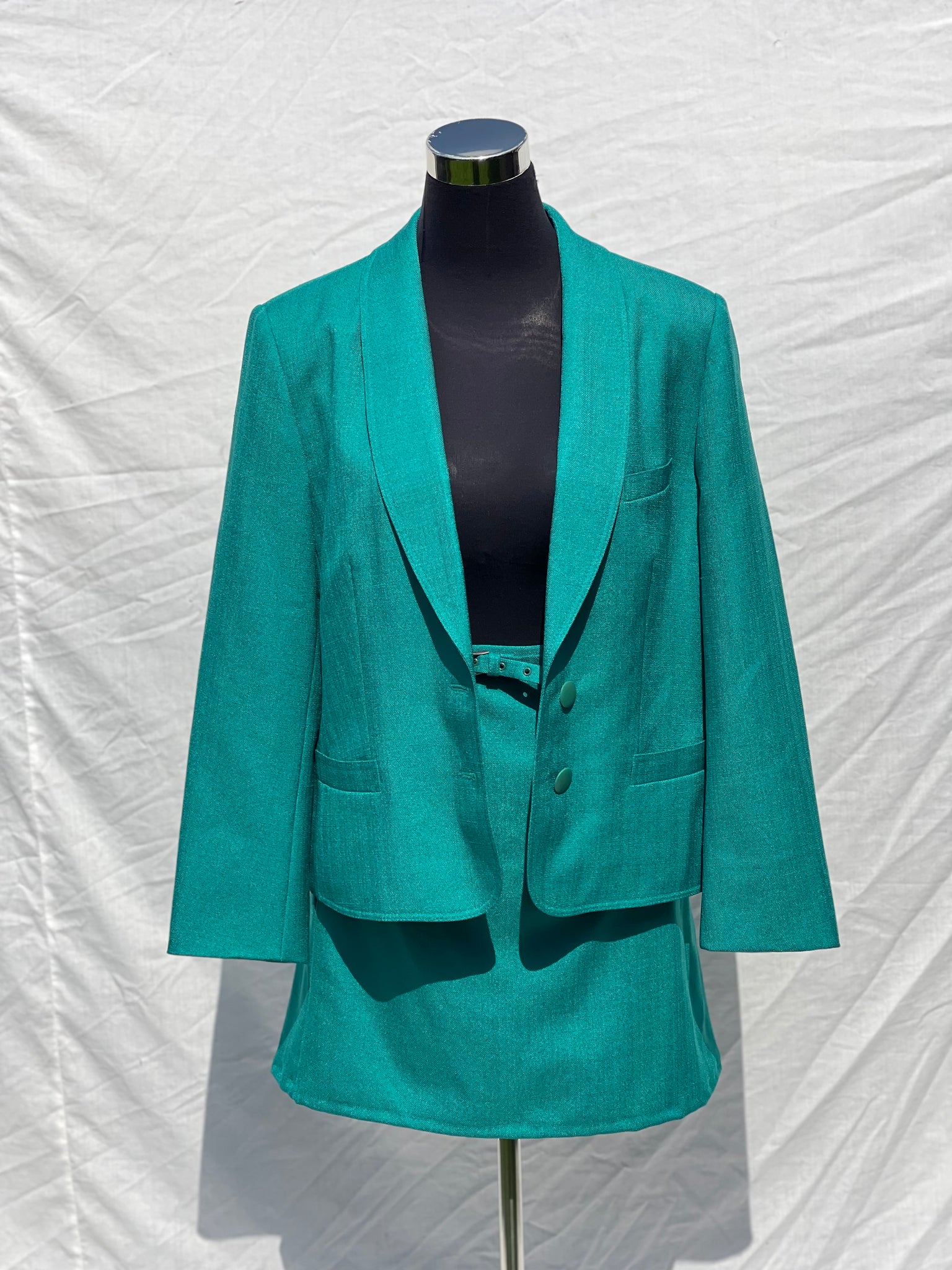 Vintage Skirt Suit  (36) (Just pay shipping)