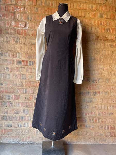 Black Maxi Dress with Floral Embroidery (S/32)