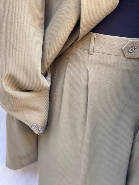 Khaki Unisex Suit (Women’s 38)