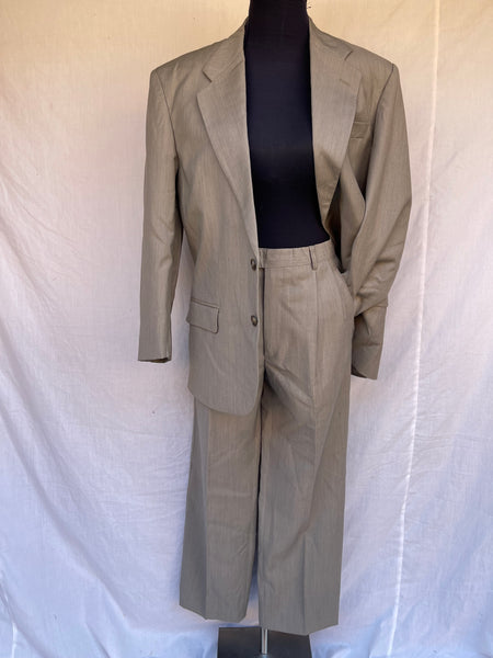 Unisex Suit (Women’s 32) (Not recommended if you’re tall)