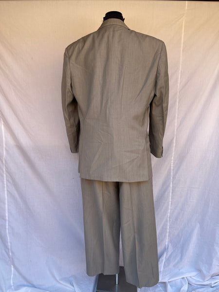 Unisex Suit (Women’s 32) (Not recommended if you’re tall)