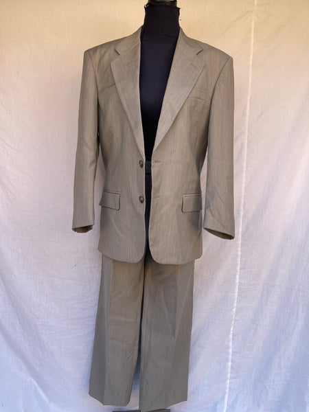 Unisex Suit (Women’s 32) (Not recommended if you’re tall)