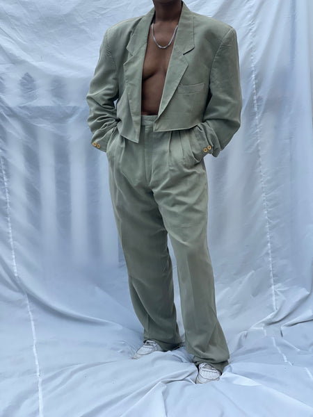 Cropped Unisex Suit (Women’s 36)
