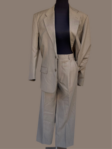 Unisex Suit (Women’s 32) (Not recommended if you’re tall)