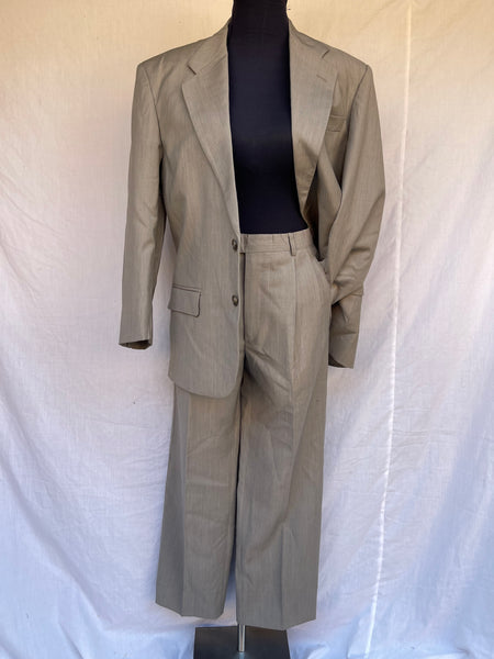 Unisex Suit (Women’s 32) (Not recommended if you’re tall)